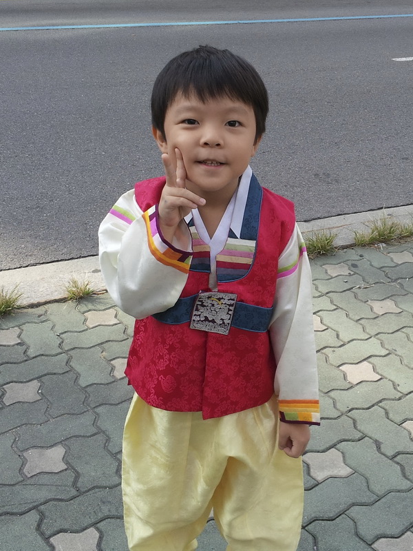 지훈이의 귀한 한복 컷