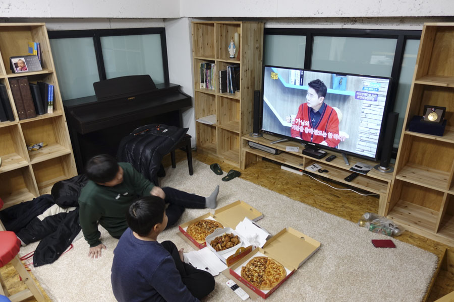 높은 층고 활용 - 2층 공간